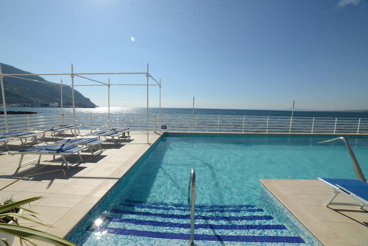 Hotel Miramare Stabia Кастеламаре ди Стабия Екстериор снимка
